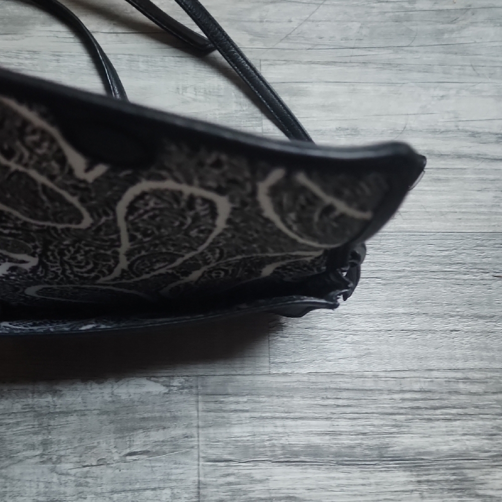 Vera Bradley Elegant Black Crossbody Bag - Picture 2 of 8